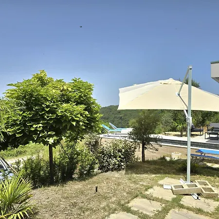 Hébergement de vacances Sea View With Pool