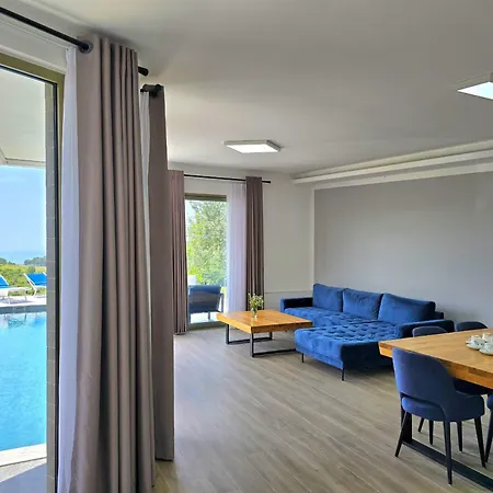 Sea View With Pool Durrës