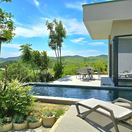 Sea View With Pool *