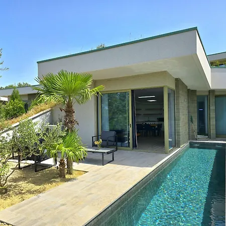Sea View With Pool